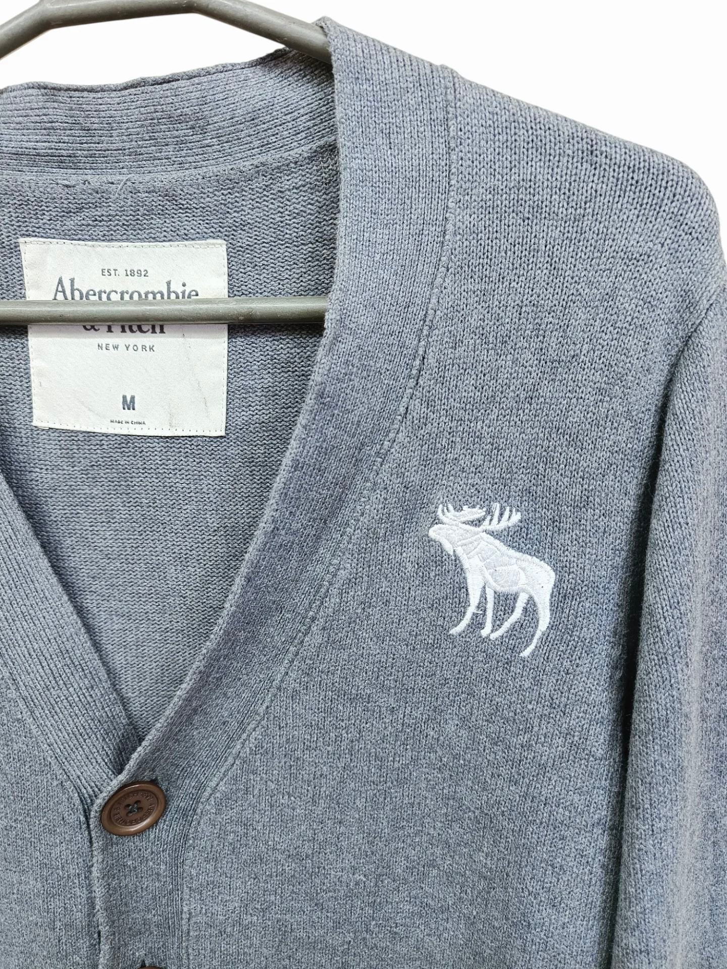 Abercrombie & Fitch - [M]