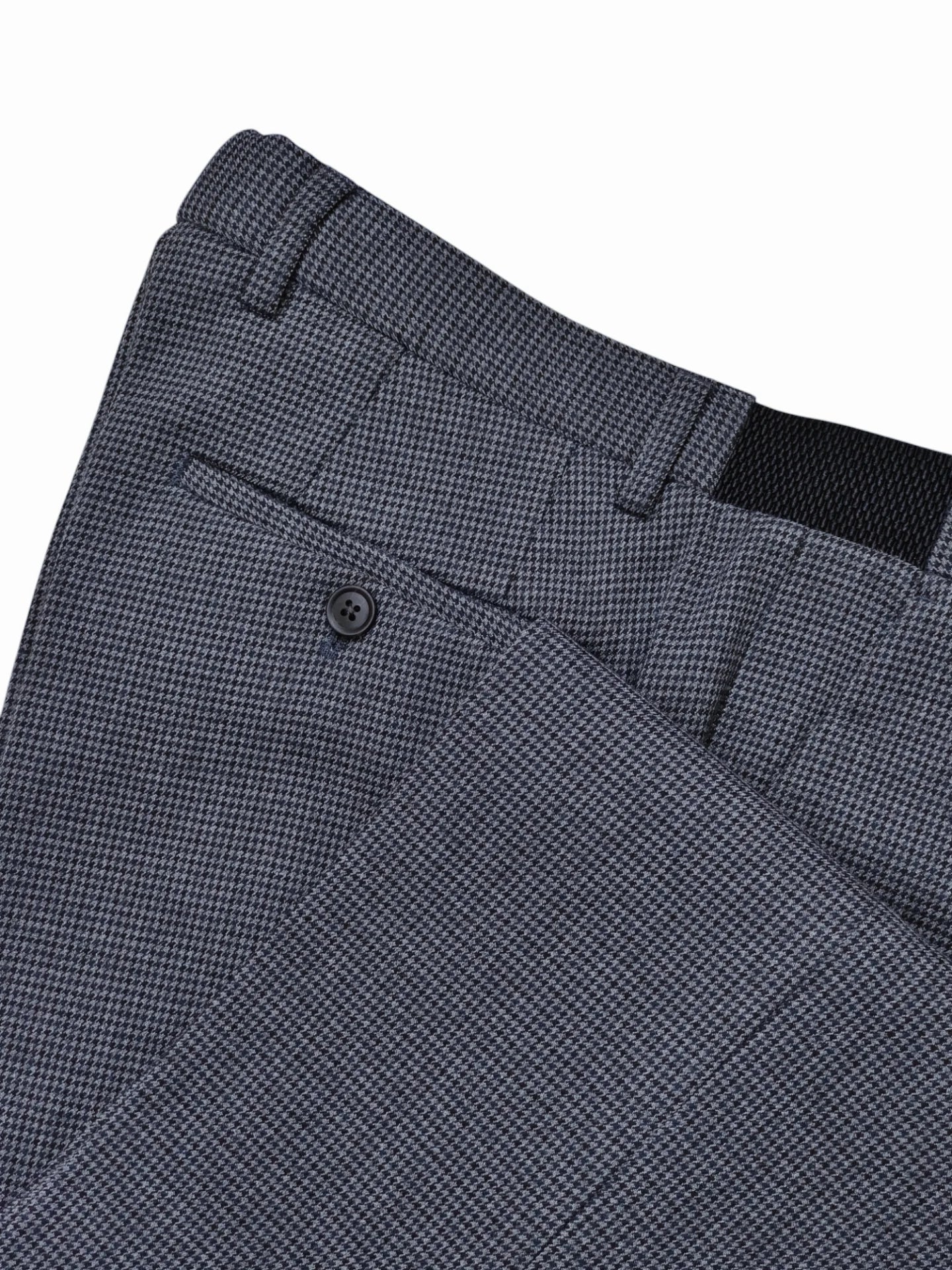 Lanzi Golf - [32-33]