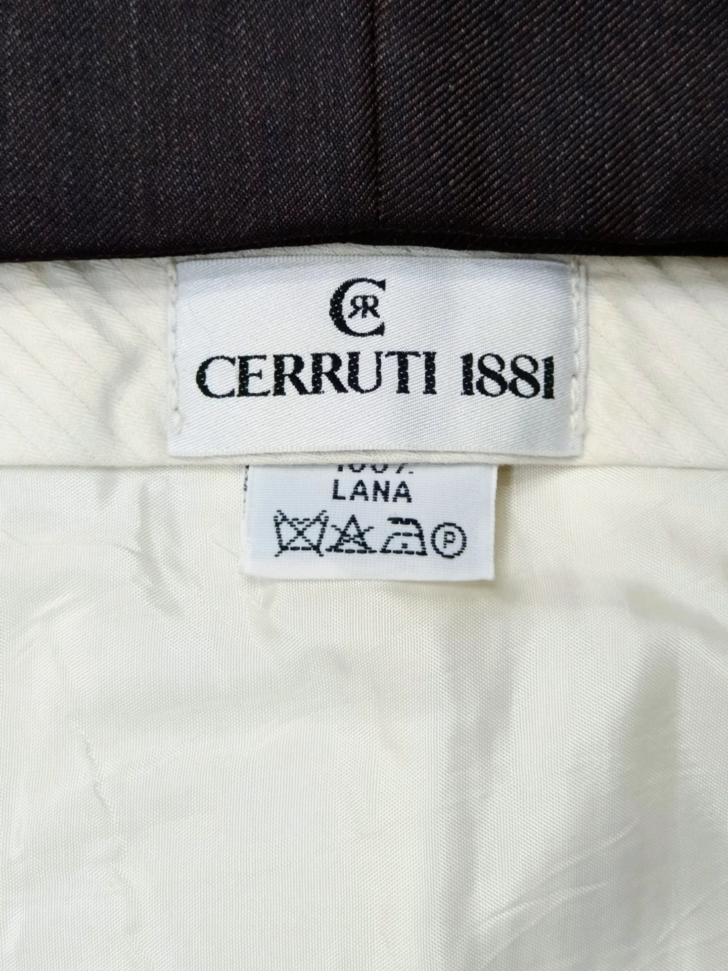 Cerruti - [32-33]